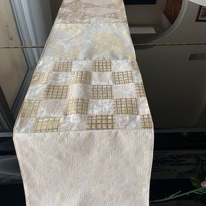 Beautiful table runner